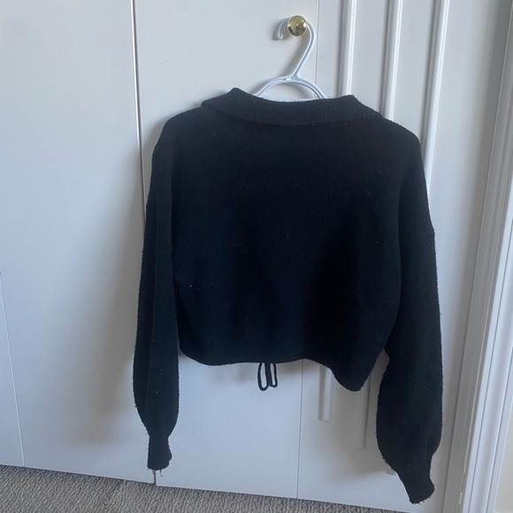 Collared V-Neck Black Sweater - Picture 5 of 5